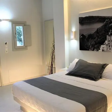 Apartment Happy Fish Rooms- Beachfront Perissa (Santorini)